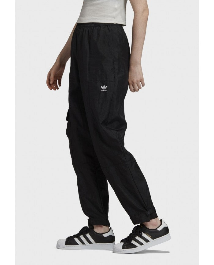 TRACKPANTS