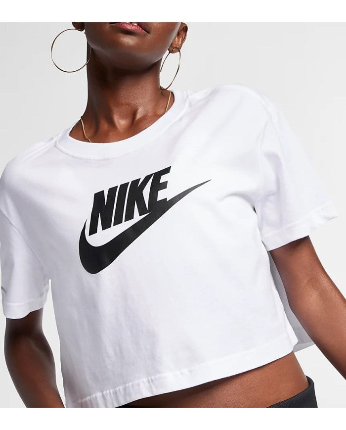 SPORTSWEAR ESSENTIAL