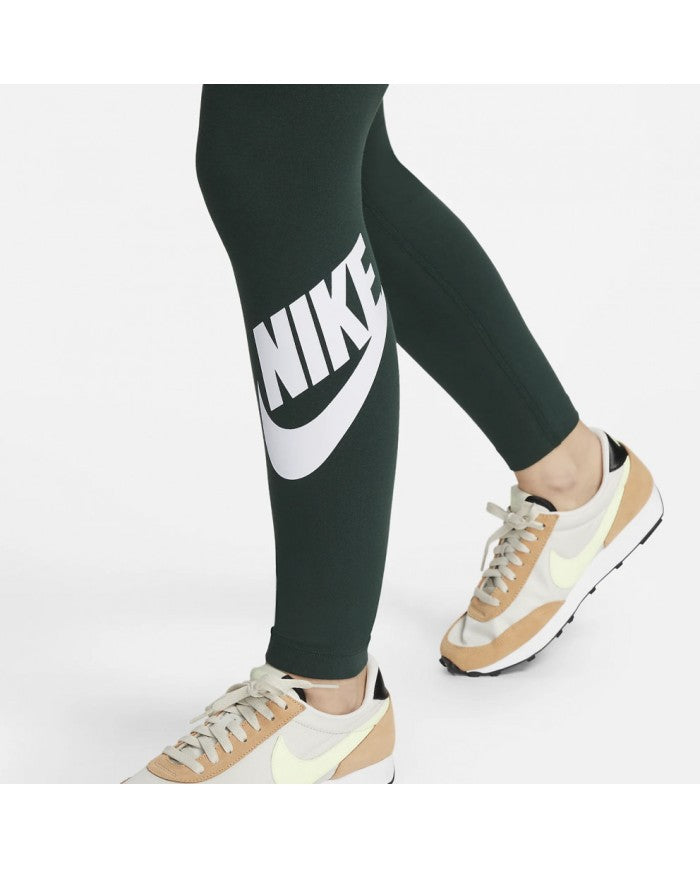 SPORTSWEAR ESSENTIAL